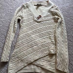 Venus sweater size small